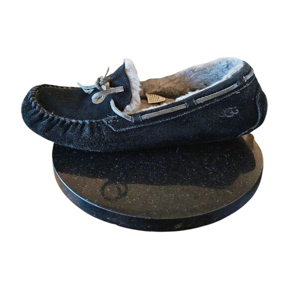Ugg MOCCASIN SLIPPERS (Size 10 MEN) \